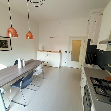 Spacious Three-Room Apartment In Saragozza Bologna Exterior foto