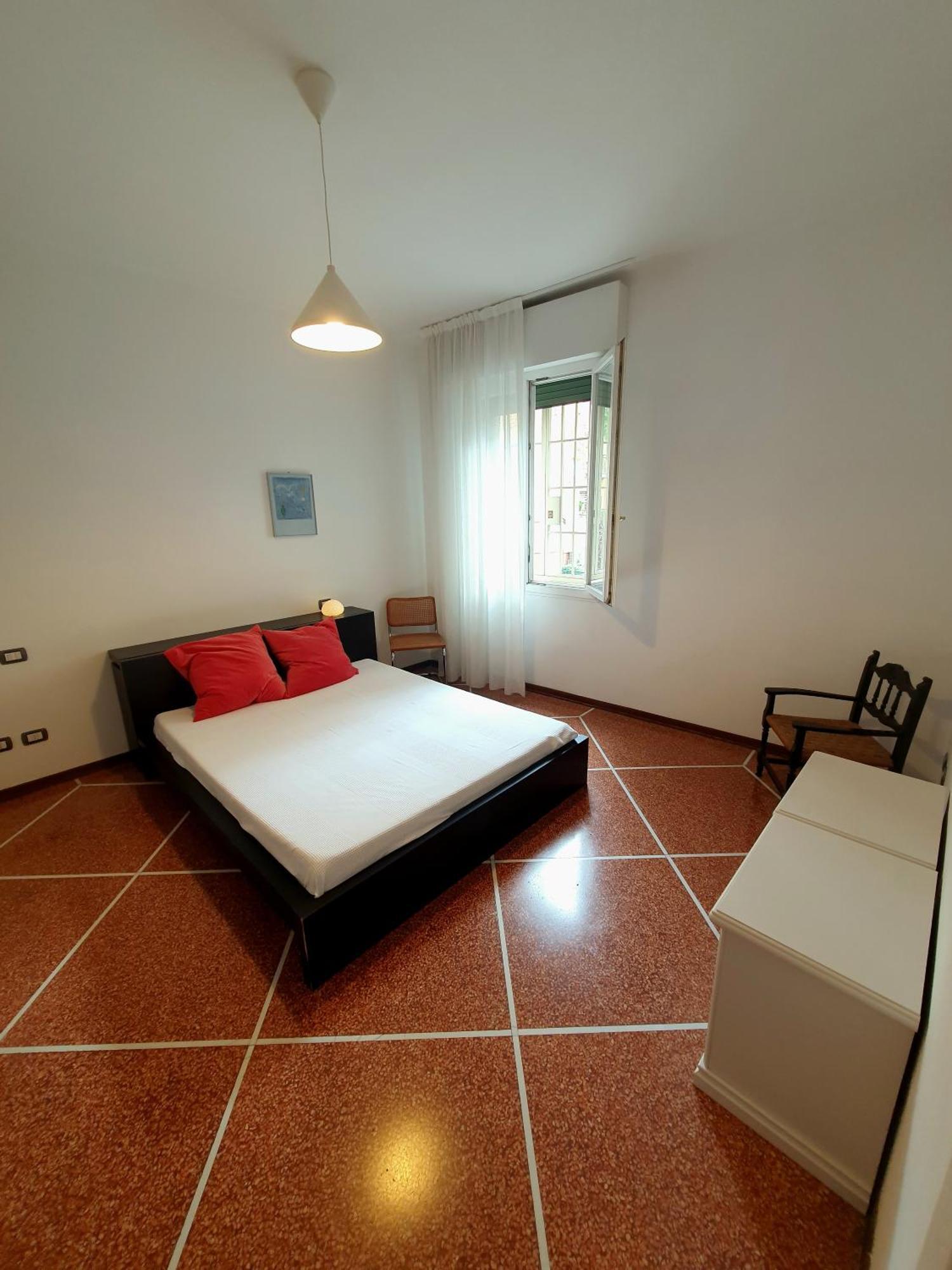 Spacious Three-Room Apartment In Saragozza Bologna Exterior foto